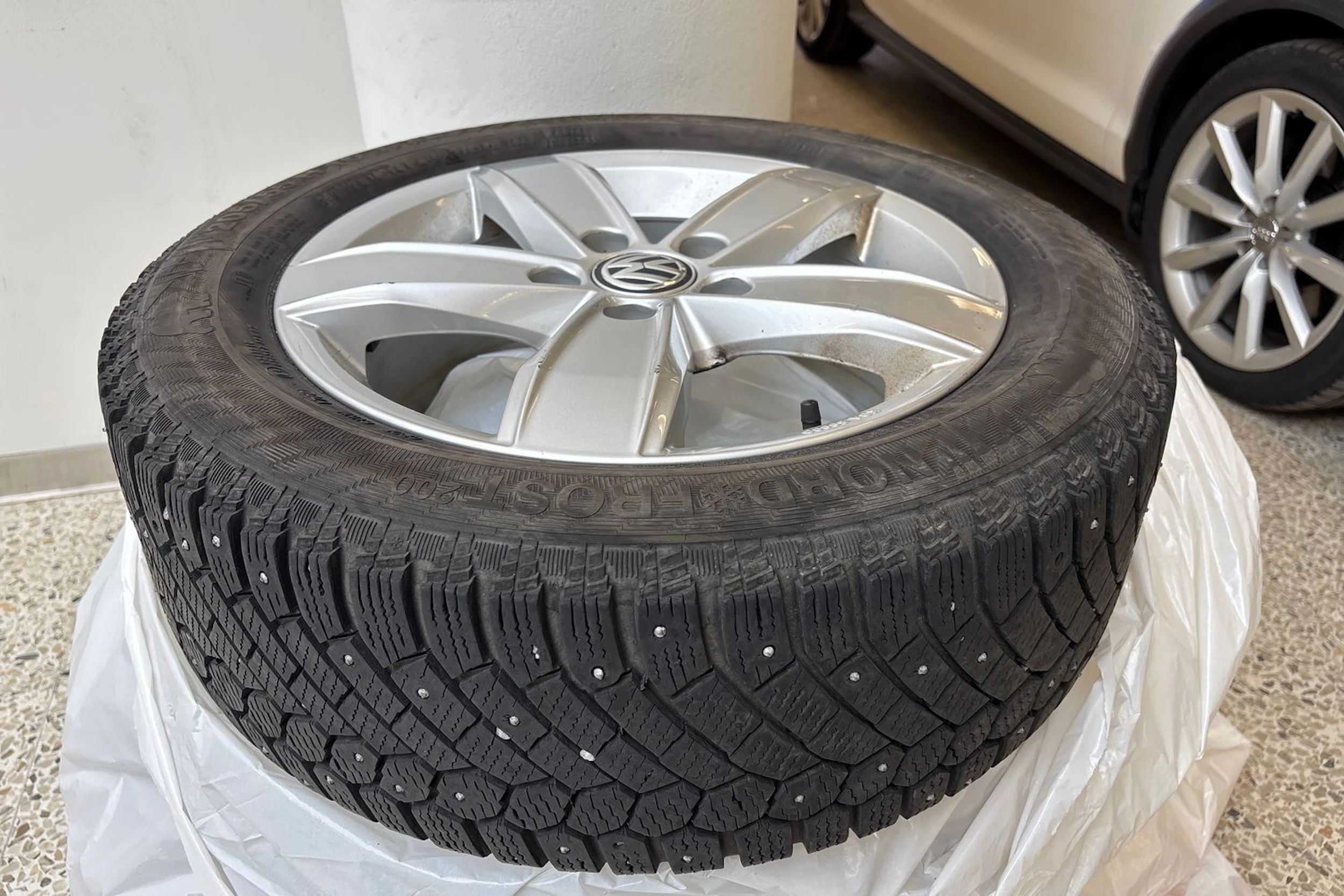 harmaa Volkswagen Golf 2018 kuva 15.