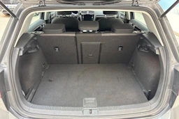 harmaa Volkswagen Golf 2018 kuva 16.