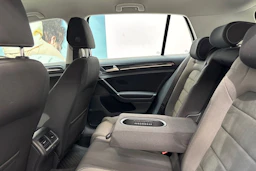 harmaa Volkswagen Golf 2018 kuva 17.