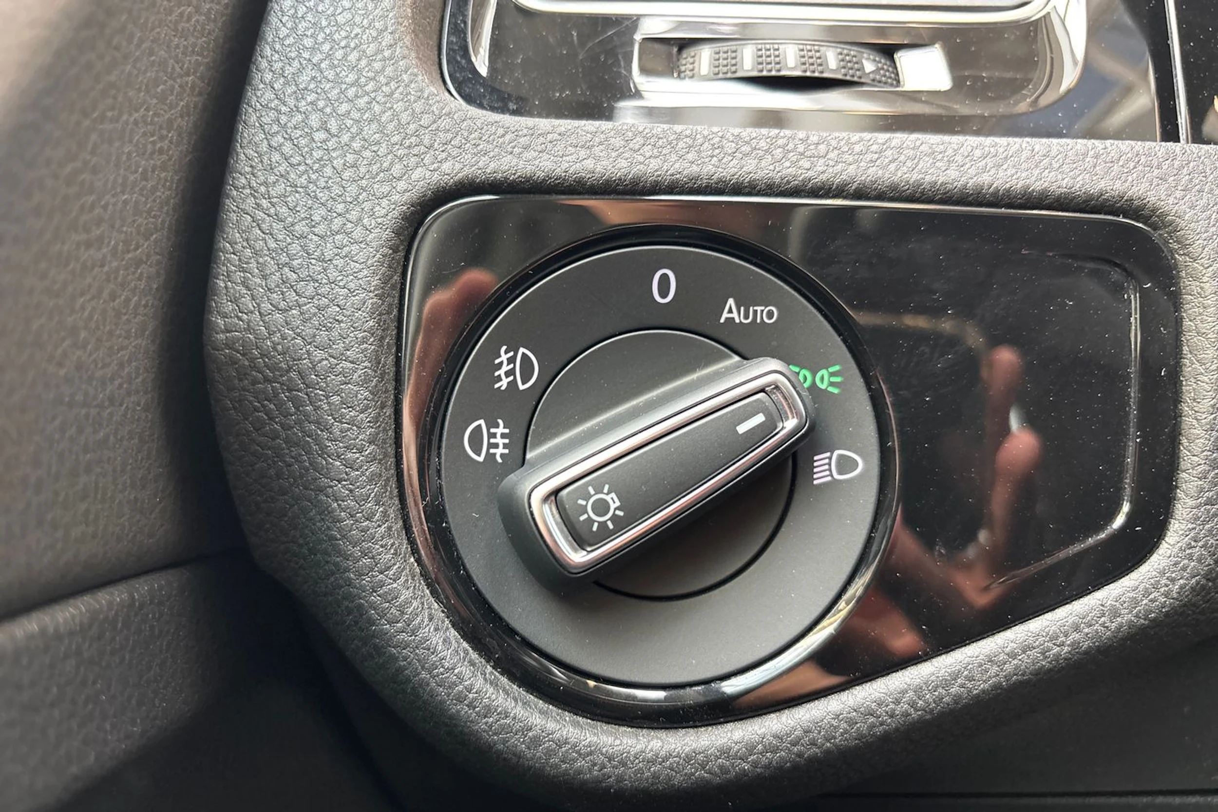 harmaa Volkswagen Golf 2018 kuva 19.