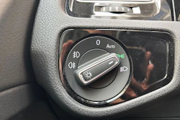 harmaa Volkswagen Golf 2018 kuva 19.