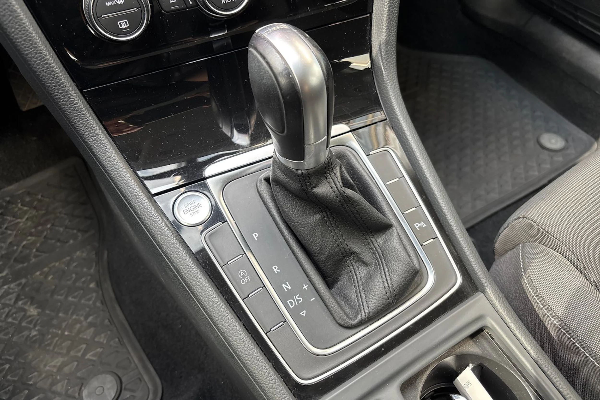 harmaa Volkswagen Golf 2018 kuva 22.