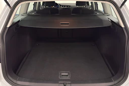 valkoinen Volkswagen Golf 2018 kuva 13.