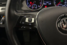 valkoinen Volkswagen Golf 2018 kuva 16.