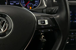 valkoinen Volkswagen Golf 2018 kuva 17.
