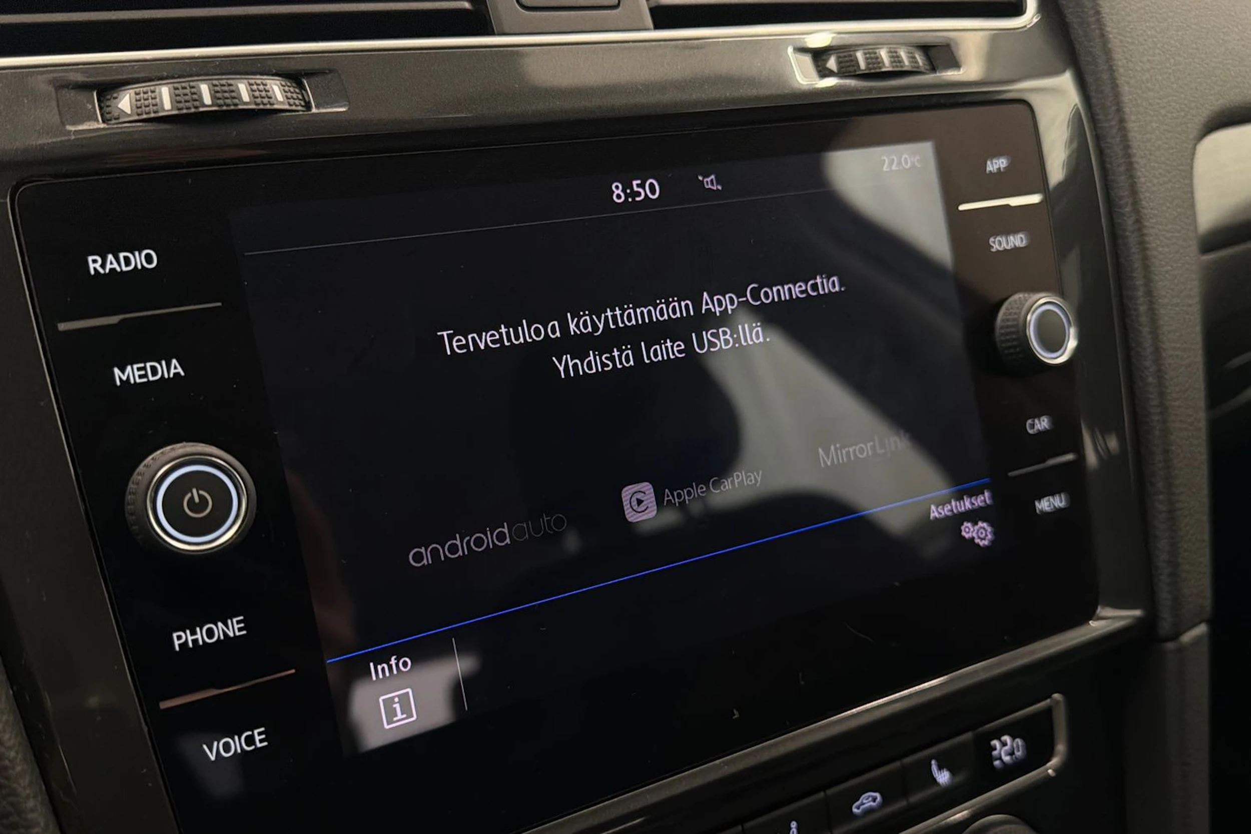 valkoinen Volkswagen Golf 2018 kuva 18.