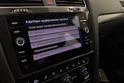 valkoinen Volkswagen Golf 2018 kuva 20.