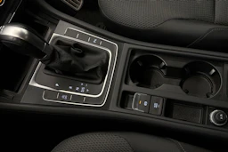 valkoinen Volkswagen Golf 2018 kuva 21.