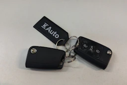 valkoinen Volkswagen Golf 2018 kuva 24.