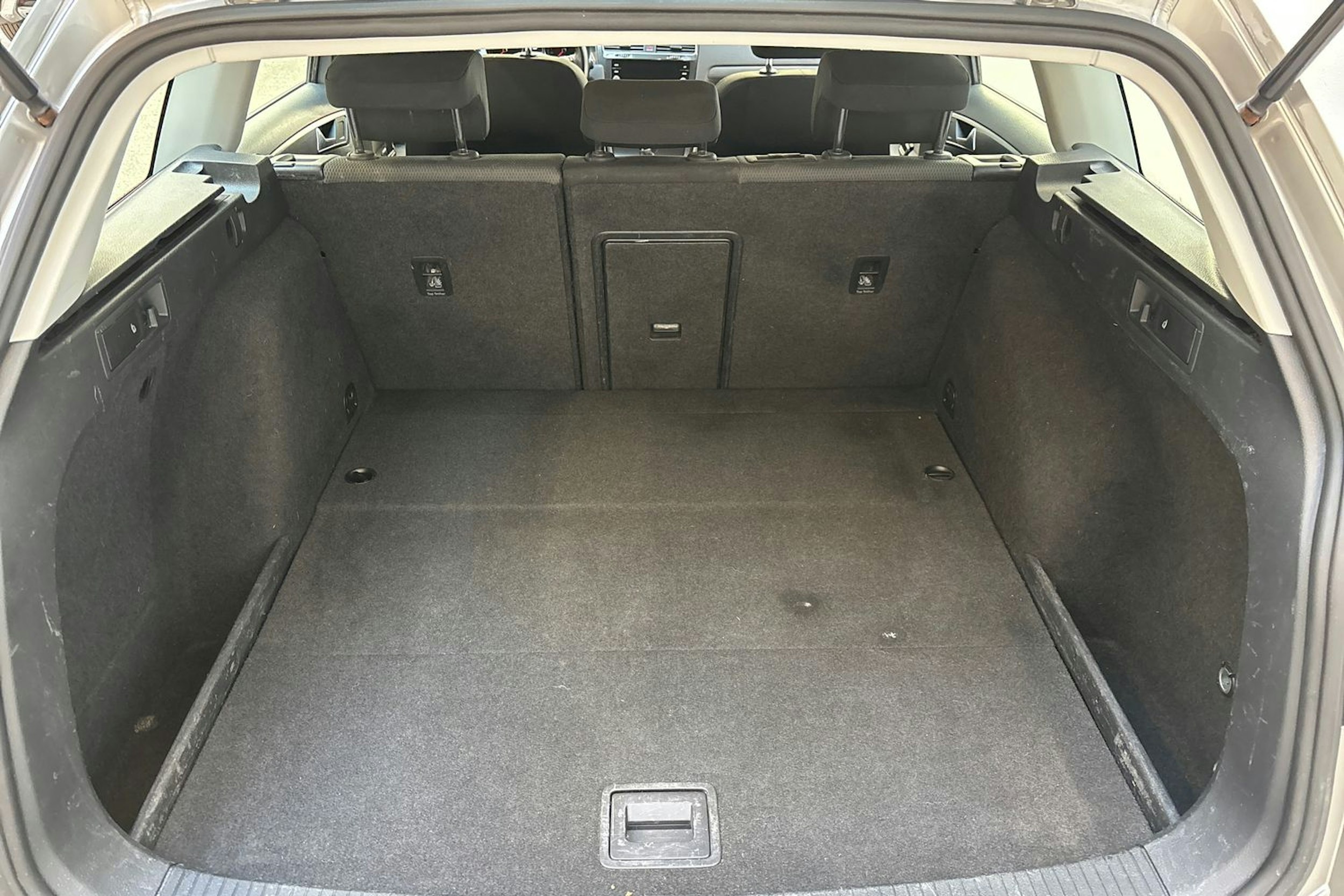 harmaa Volkswagen Golf 2018 kuva 14.