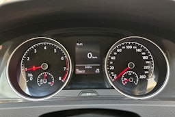 harmaa Volkswagen Golf 2018 kuva 18.