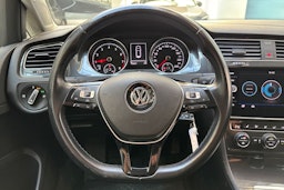 harmaa Volkswagen Golf 2018 kuva 19.