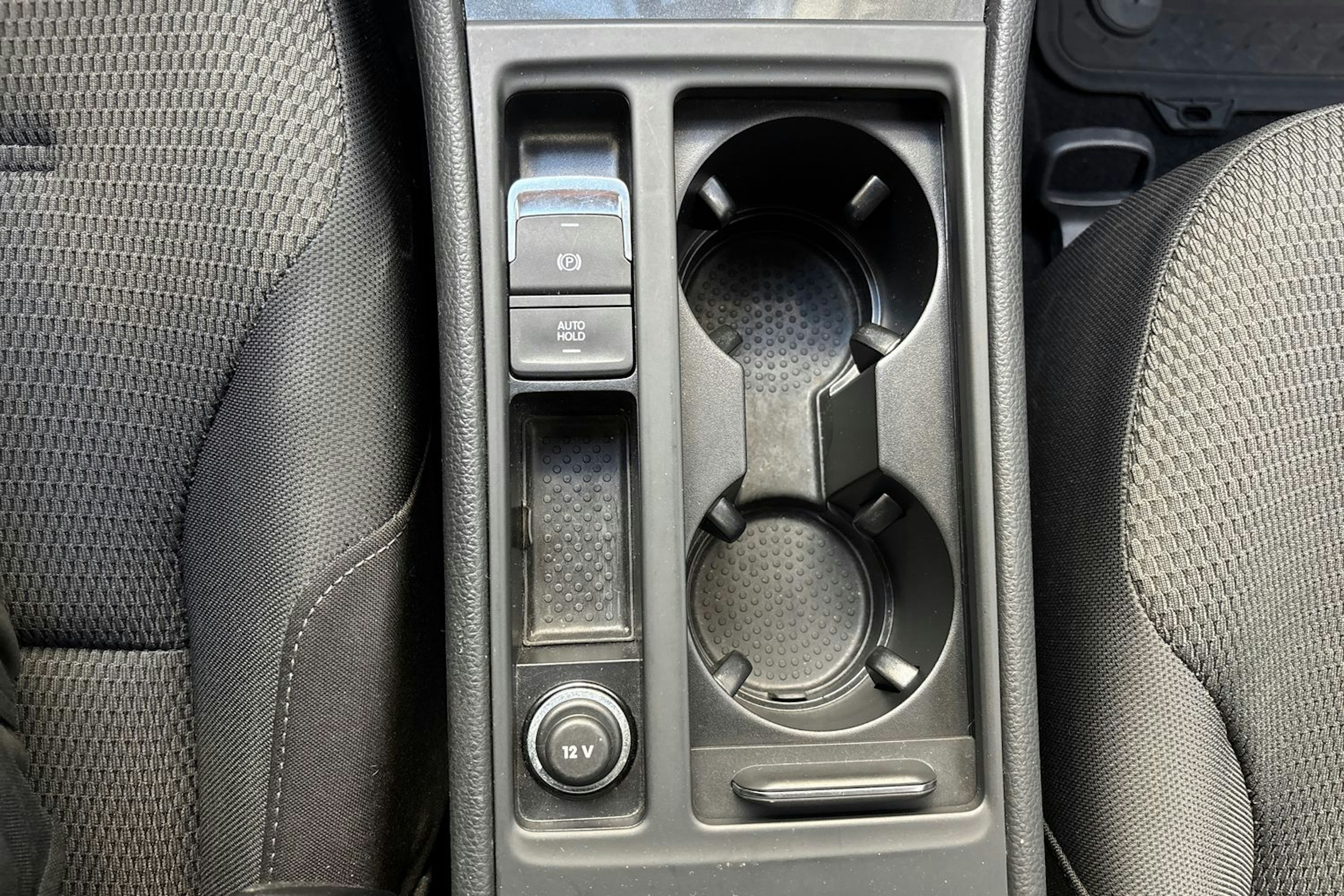 harmaa Volkswagen Golf 2018 kuva 27.