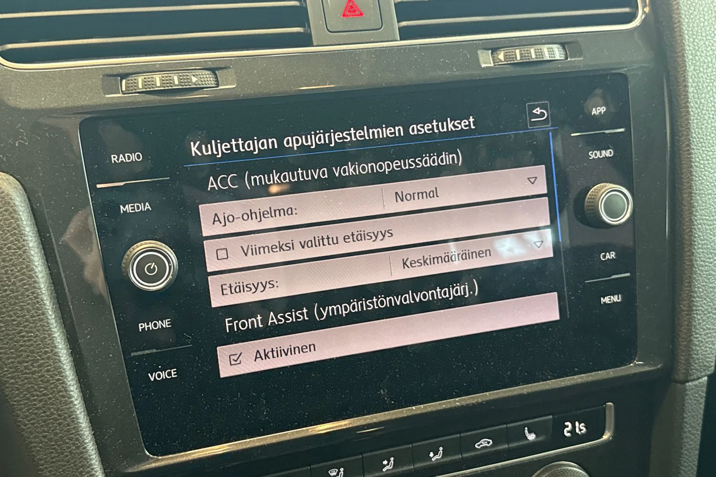 harmaa Volkswagen Golf 2018 kuva 5.