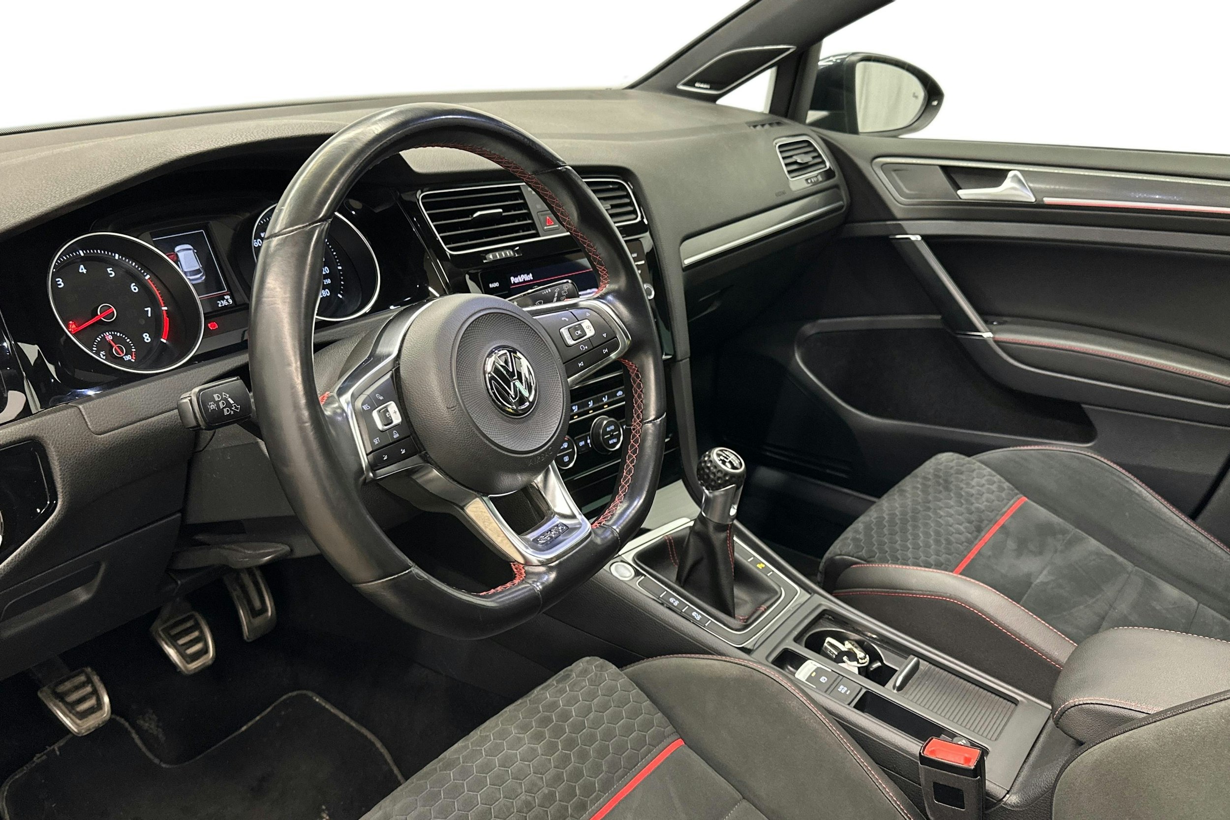 sininen Volkswagen Golf 2018 kuva 7.