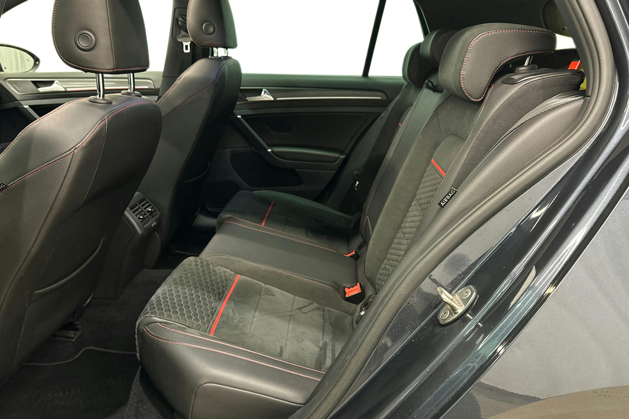 sininen Volkswagen Golf 2018 kuva 10.