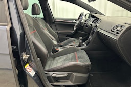 sininen Volkswagen Golf 2018 kuva 13.