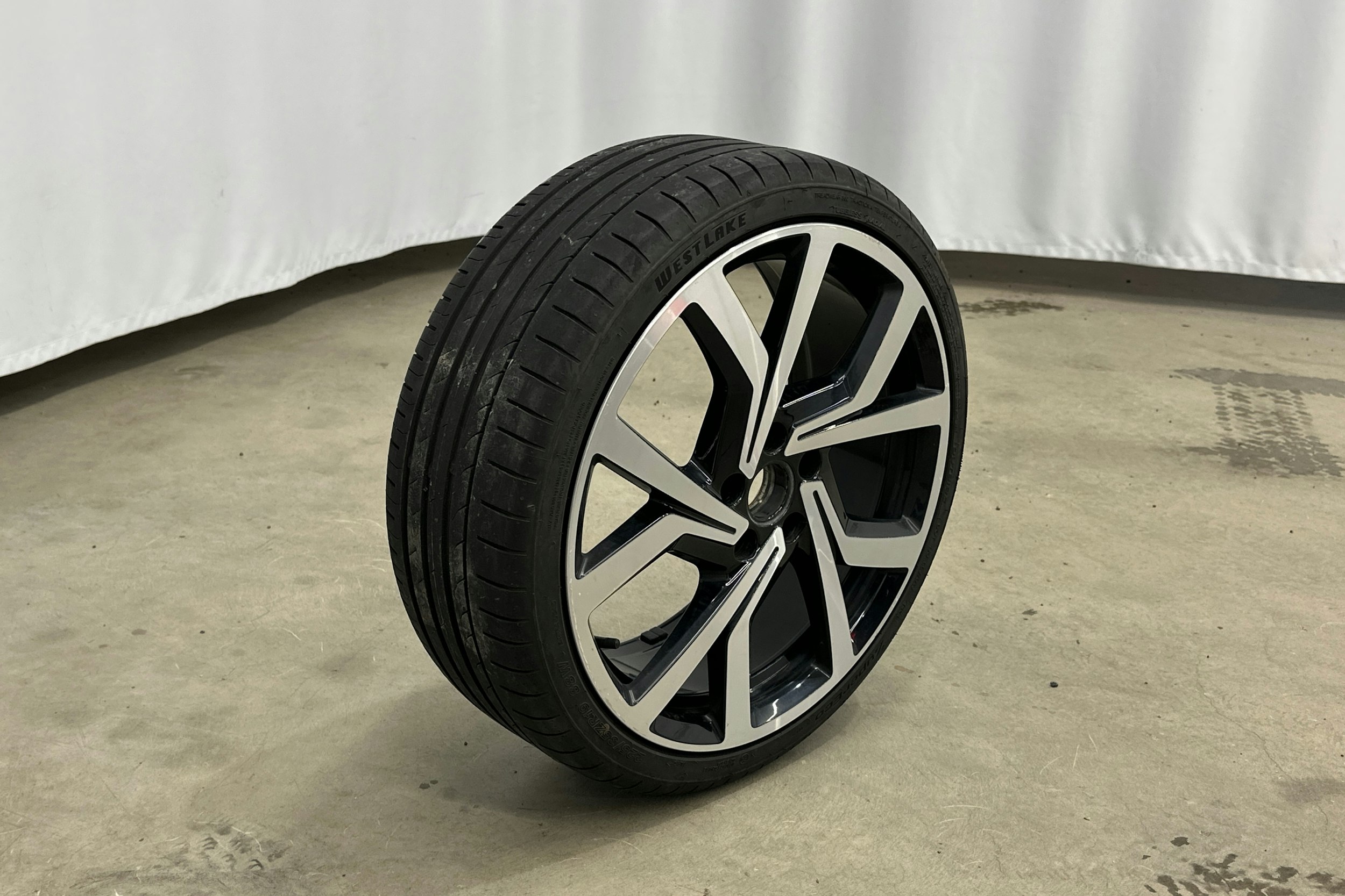 sininen Volkswagen Golf 2018 kuva 14.