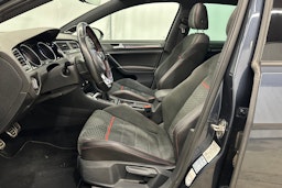 sininen Volkswagen Golf 2018 kuva 16.