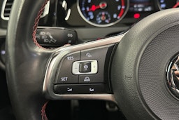 sininen Volkswagen Golf 2018 kuva 17.