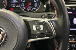 sininen Volkswagen Golf 2018 kuva 18.