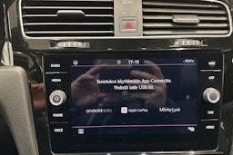 sininen Volkswagen Golf 2018 kuva 22.