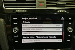 sininen Volkswagen Golf 2018 kuva 23.