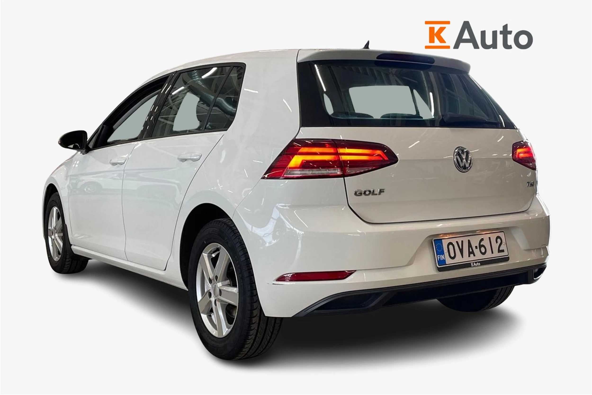 valkoinen Volkswagen Golf 2018 kuva 2.