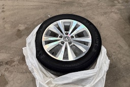 Harmaa Volkswagen Golf 2018 kuva 10.