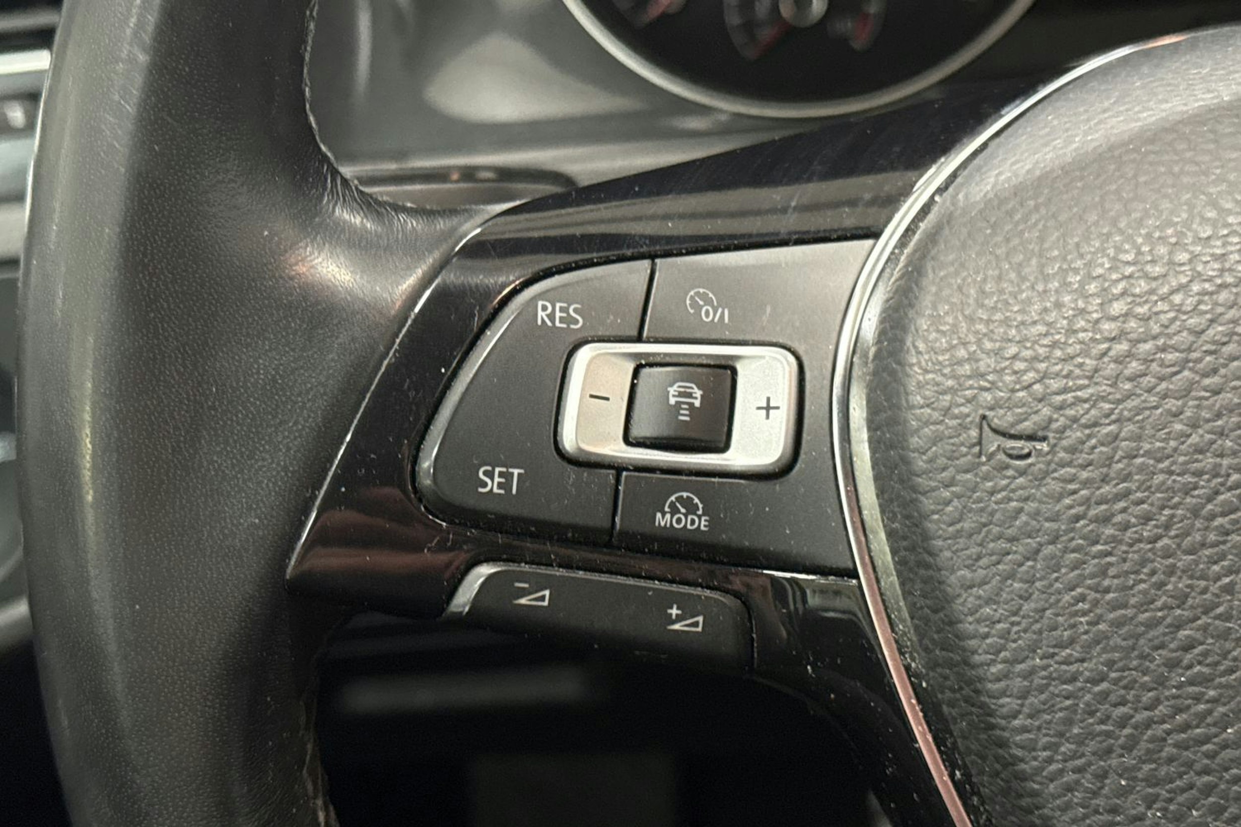 Harmaa Volkswagen Golf 2018 kuva 14.