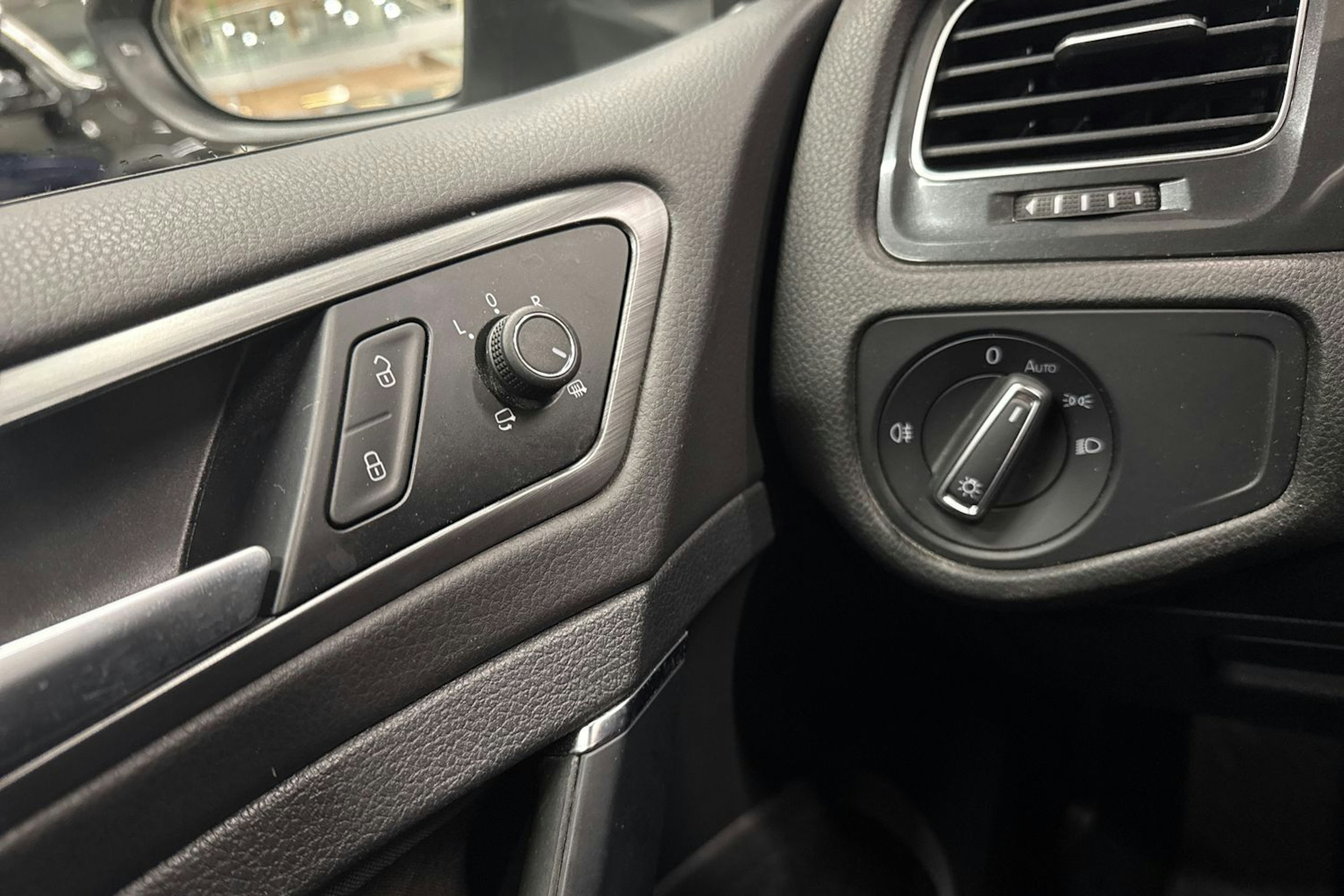 Harmaa Volkswagen Golf 2018 kuva 16.