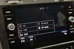 Harmaa Volkswagen Golf 2018 kuva 21.