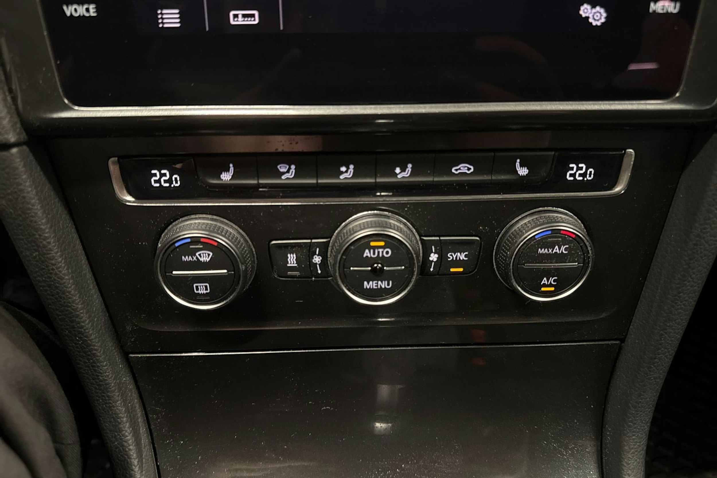 Harmaa Volkswagen Golf 2018 kuva 22.