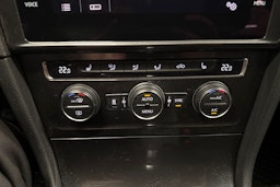 Harmaa Volkswagen Golf 2018 kuva 22.