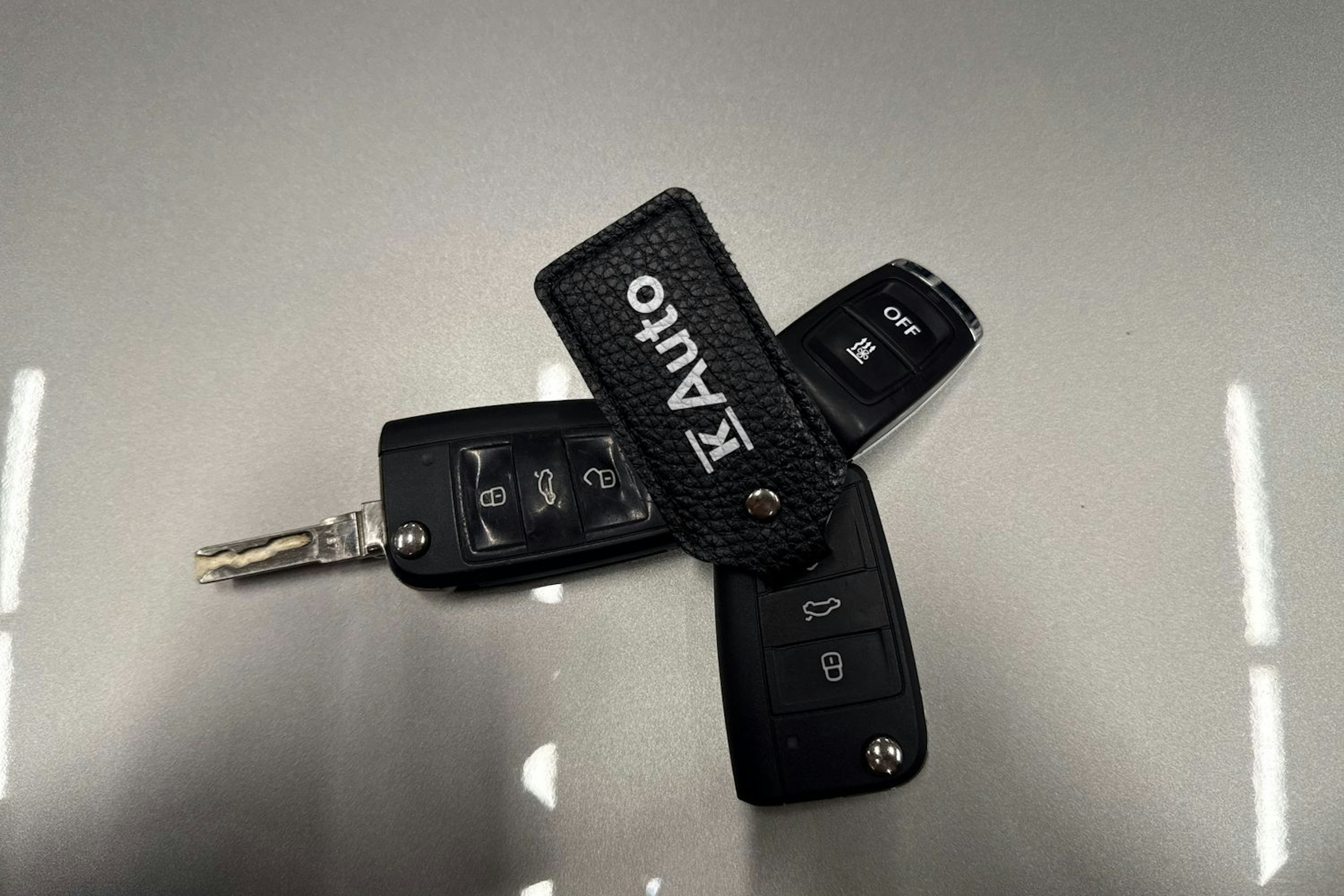 Harmaa Volkswagen Golf 2018 kuva 24.