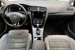 valkoinen Volkswagen Golf 2018 kuva 7.