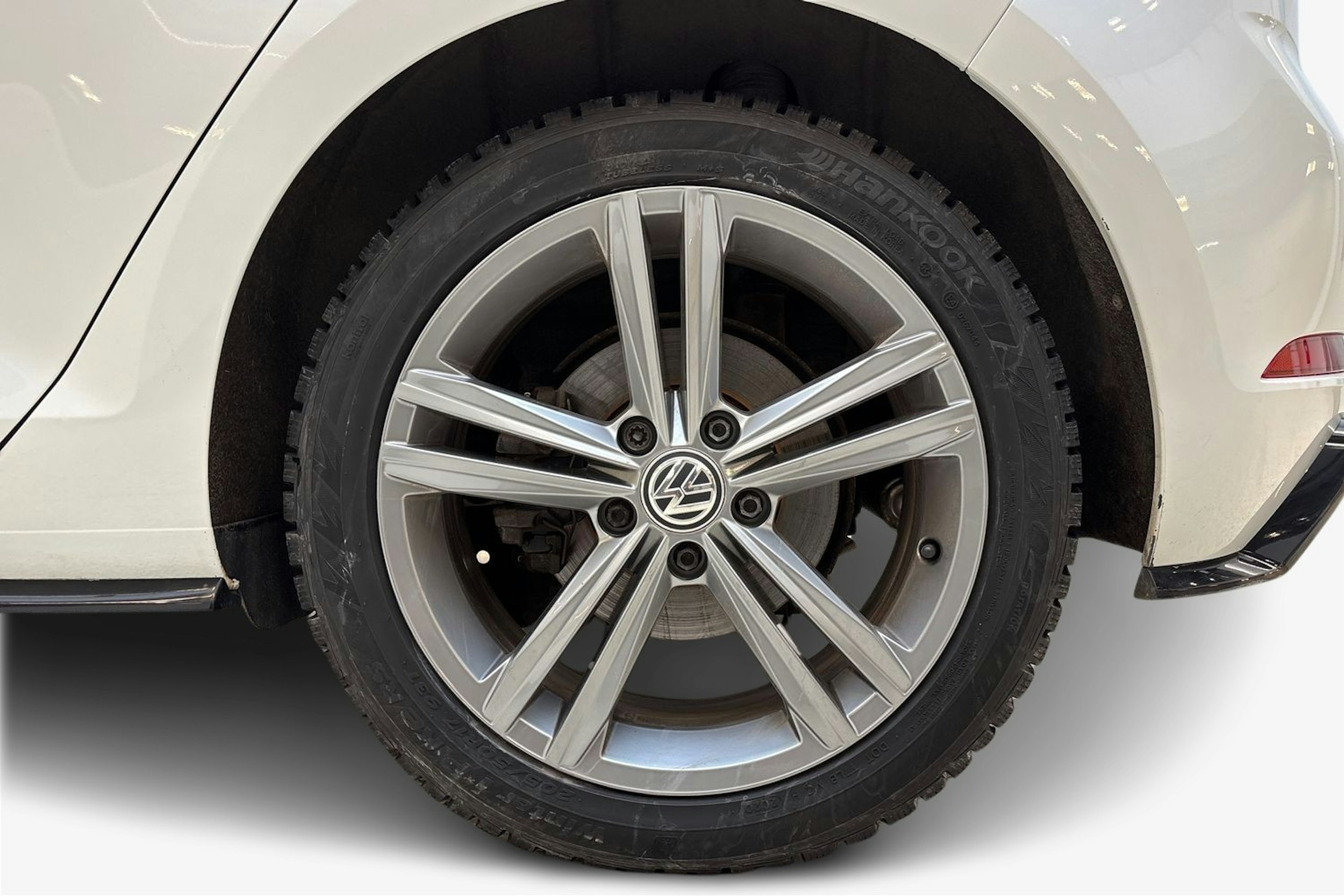 valkoinen Volkswagen Golf 2018 kuva 9.