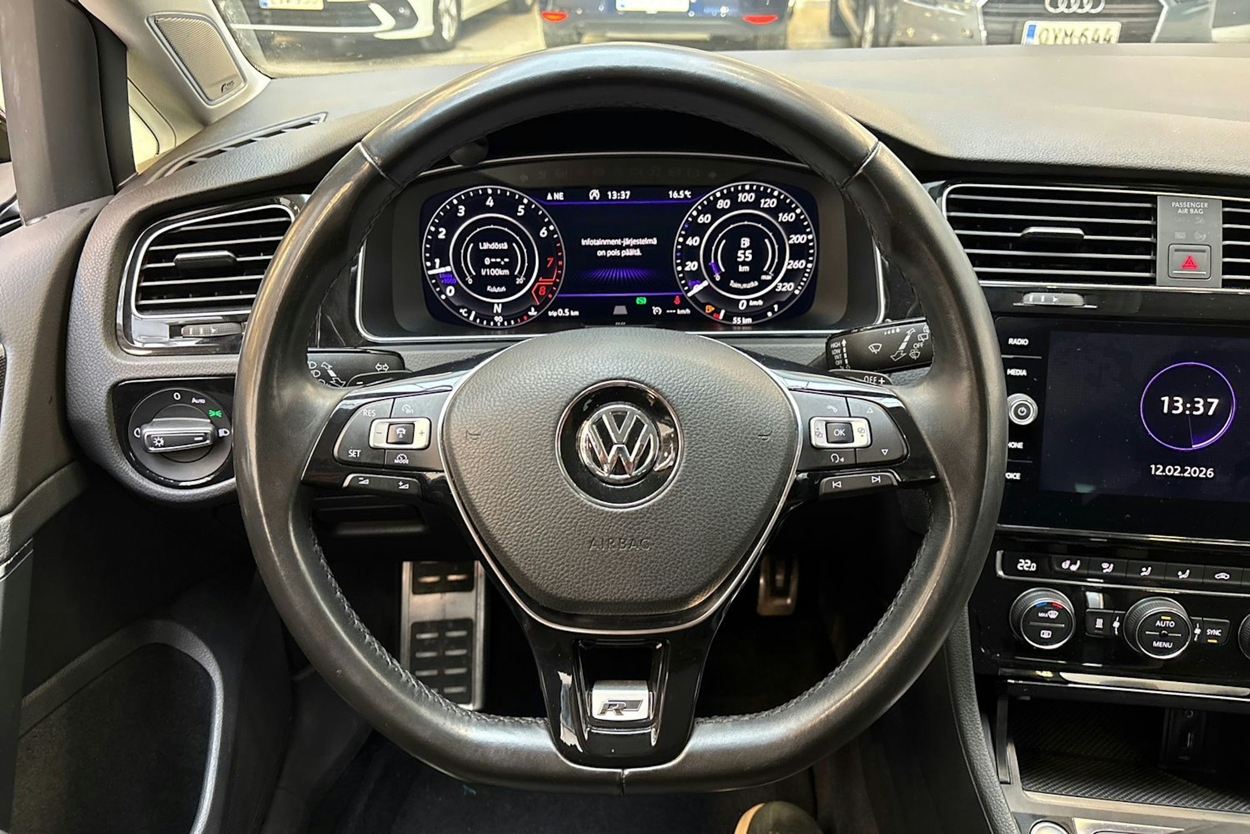 valkoinen Volkswagen Golf 2018 kuva 13.
