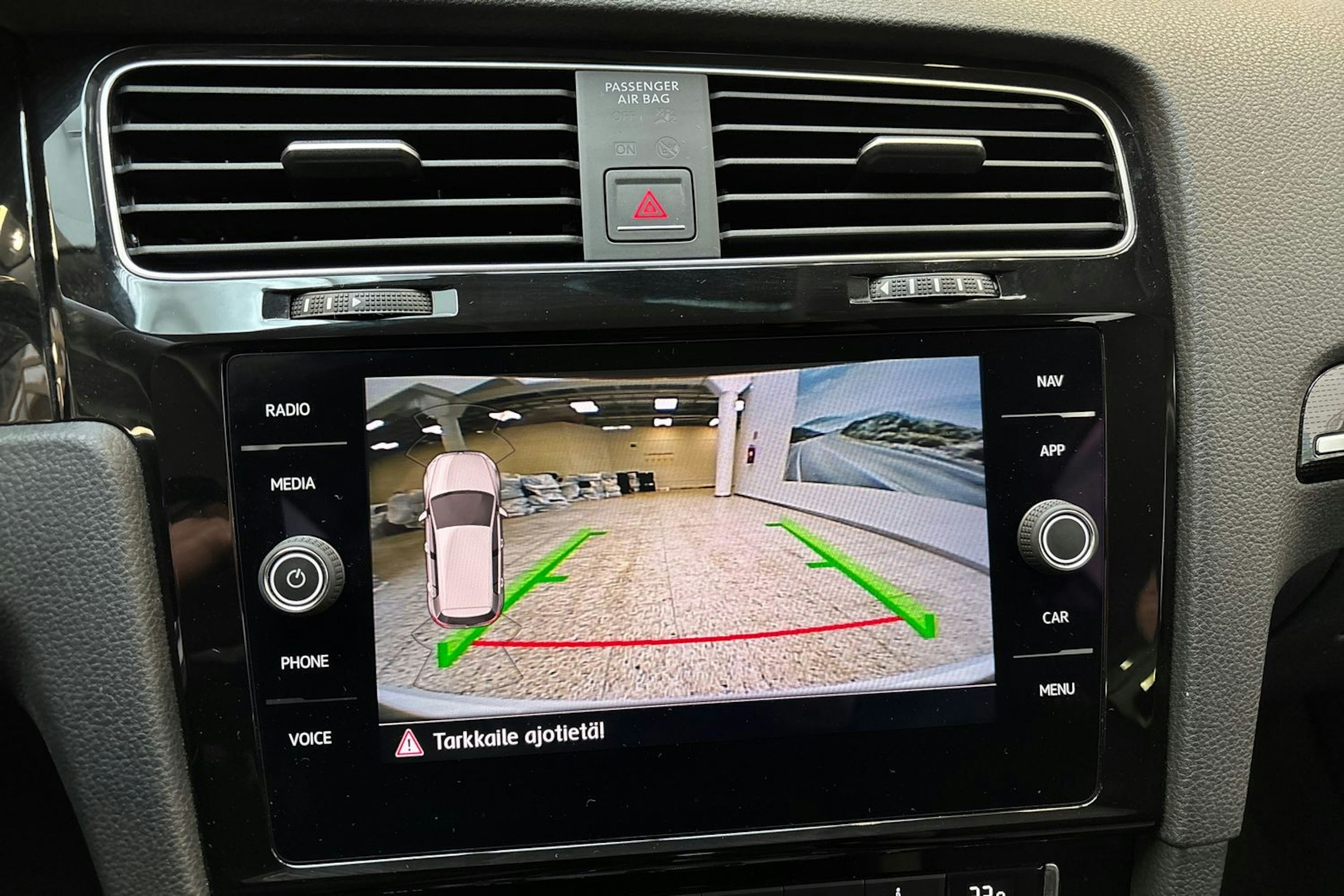 valkoinen Volkswagen Golf 2018 kuva 15.