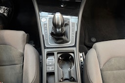 valkoinen Volkswagen Golf 2018 kuva 18.