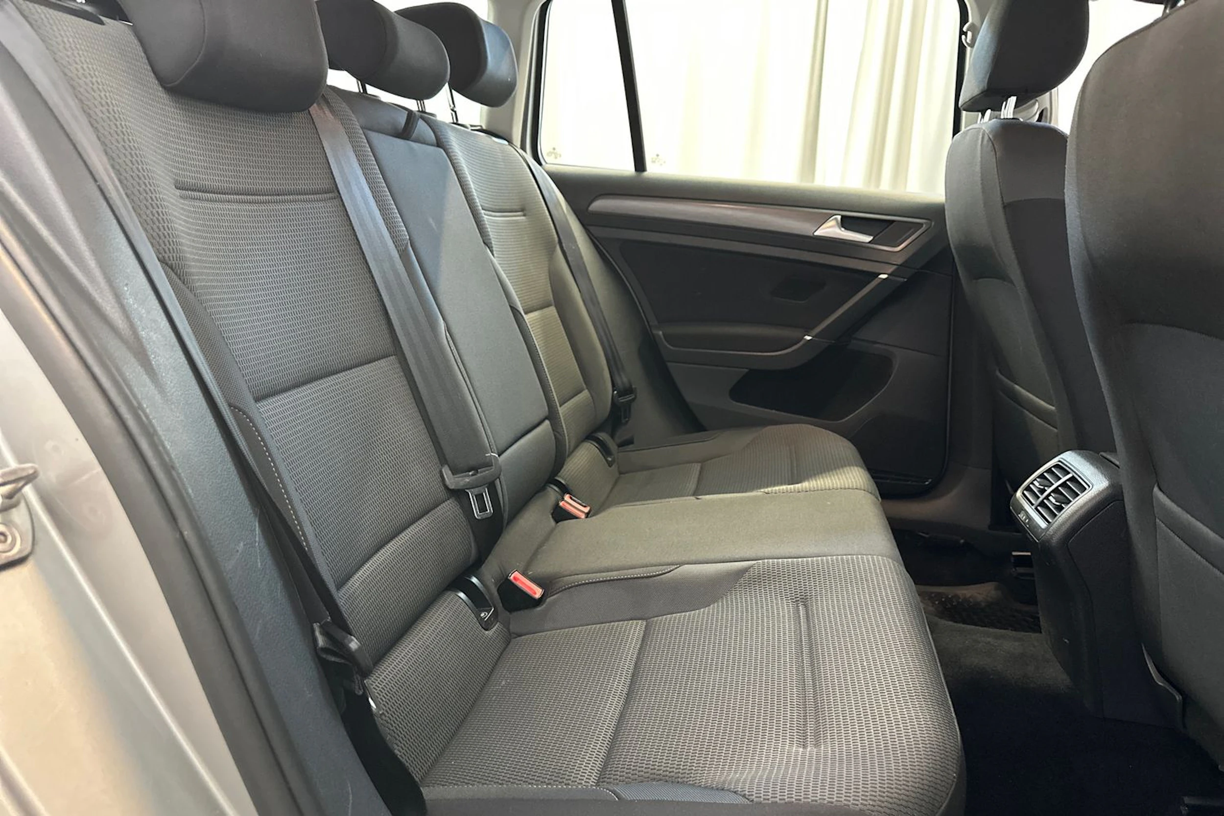 Harmaa Volkswagen GOLF 2018 kuva 10.