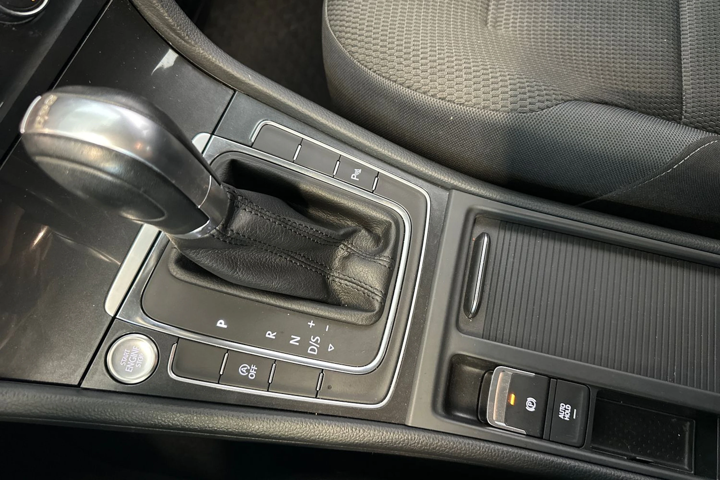 Harmaa Volkswagen GOLF 2018 kuva 19.