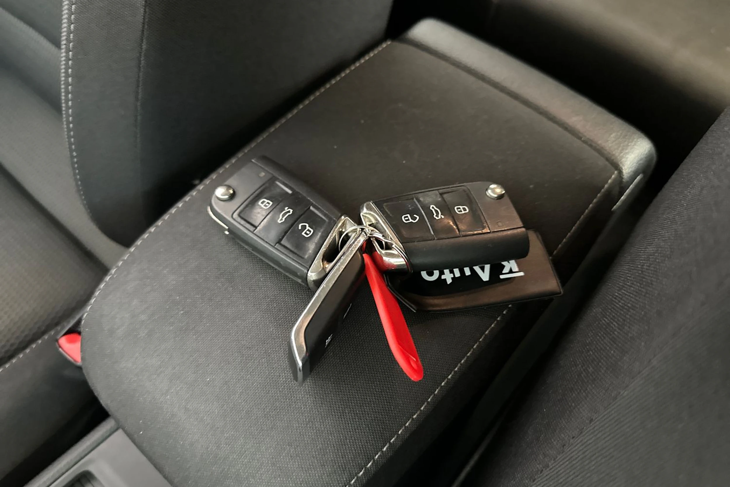 Harmaa Volkswagen GOLF 2018 kuva 28.