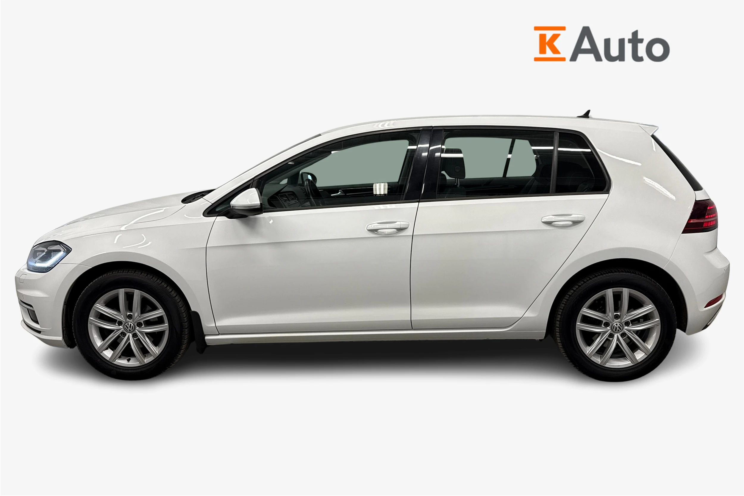 valkoinen Volkswagen Golf 2018 kuva 7.