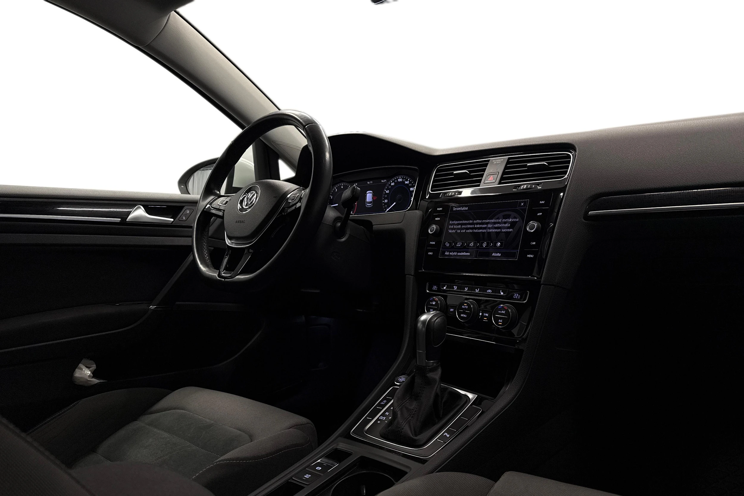 valkoinen Volkswagen Golf 2018 kuva 9.