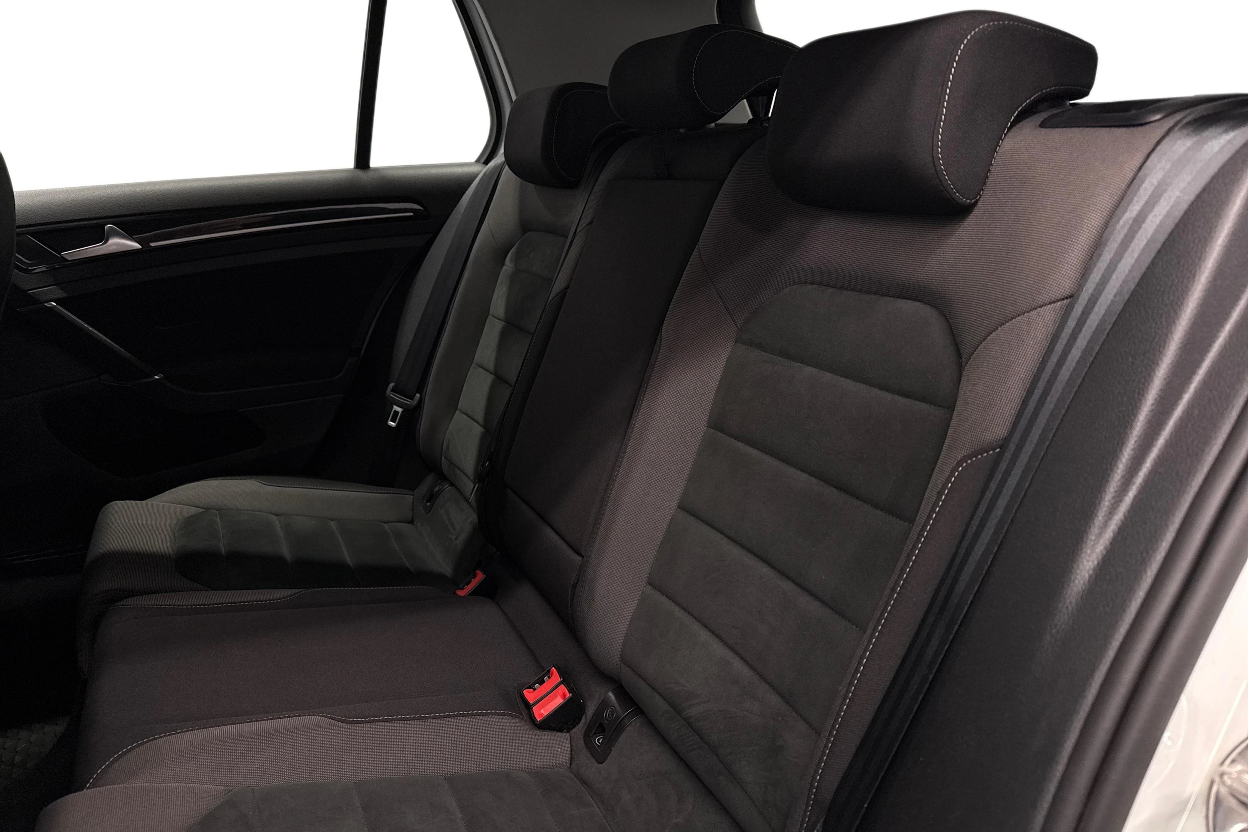 valkoinen Volkswagen Golf 2018 kuva 11.