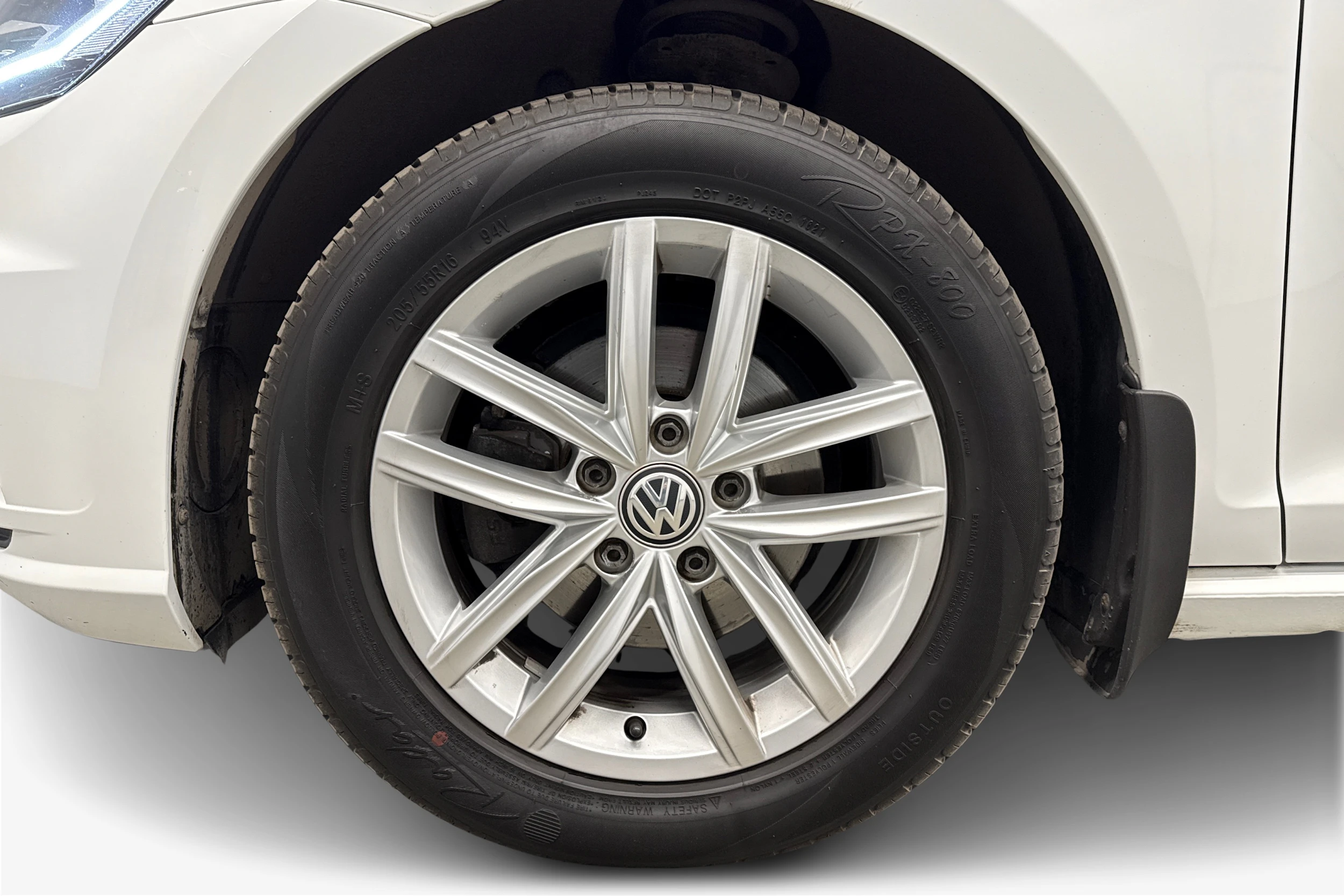 valkoinen Volkswagen Golf 2018 kuva 12.