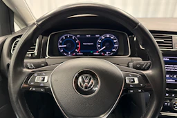 valkoinen Volkswagen Golf 2018 kuva 15.