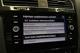 valkoinen Volkswagen Golf 2018 kuva 19.
