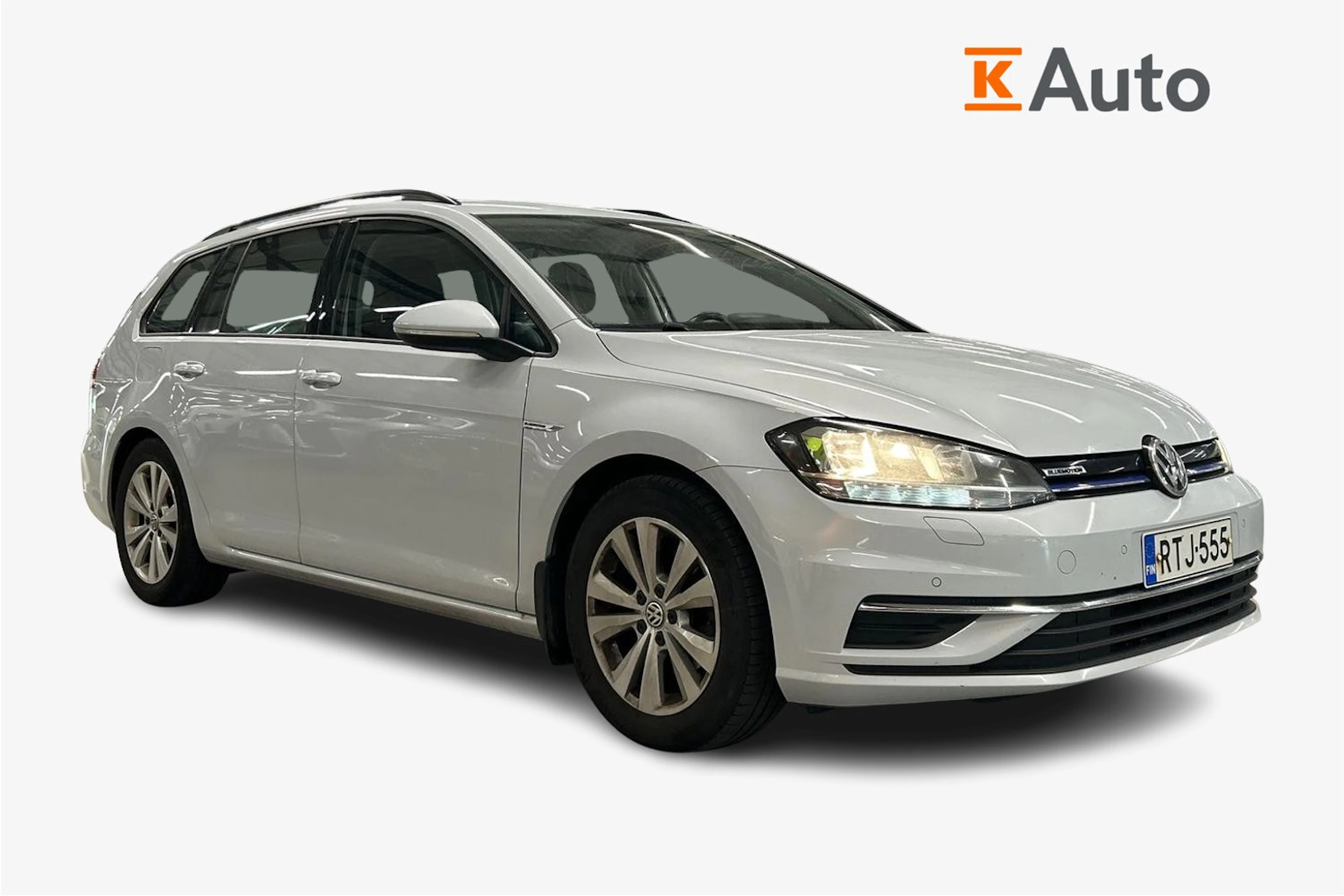 valkoinen Volkswagen Golf 2018 kuva 1.